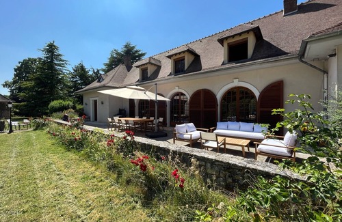 Auffreville-Brasseuil Villa | Royal Auffreville - 500m2