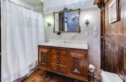 French Quarter House | Royal Barracks Guest House