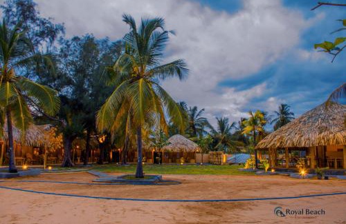Pottuvil Division 2 Hotel | Royal Beach