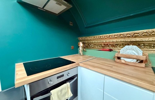 Southport Apartment | Royal Birkdale Bright Skylight Studio Near Beach & Lord Street