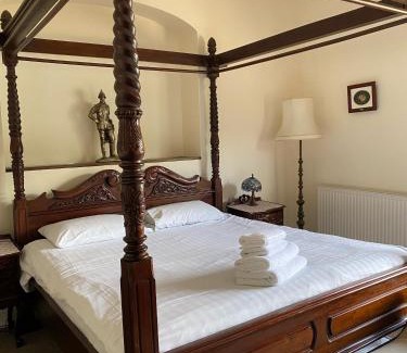 Hele Hotel | Royal Britannia Hotel
