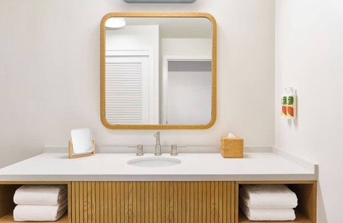Kaanapali Hotel | Royal Bungalow Studio Suite Oceanfront at Royal Lahaina Resort, Walk to Beach