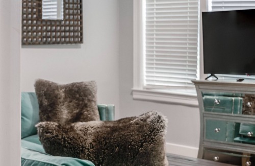 Fondren House | Royal Chateau in the heart of Fondren!