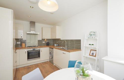 Derby Apartment | Royal Derby Hospital 3 bed Town House