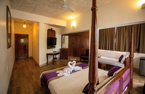 Gauravaddo Resort | Royal Emirates Resort & Spa