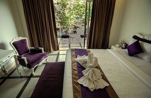Gauravaddo Resort | Royal Emirates Resort & Spa