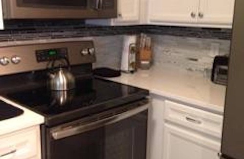 Naples Cottage | Royal Harbor Pet Friendly! Naples #1 place in the country to live. Come see why