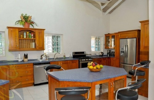 Calvigny House | Royal Harbour Front - House
