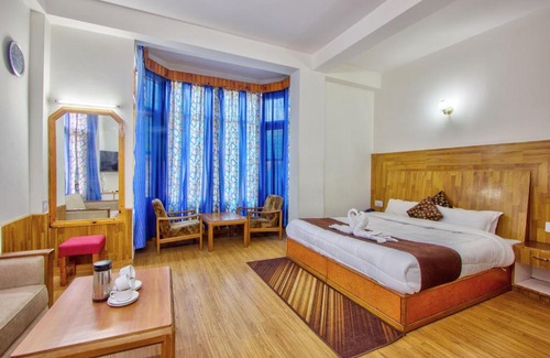 New Manali Hotel | ROYAL HILL MANALI