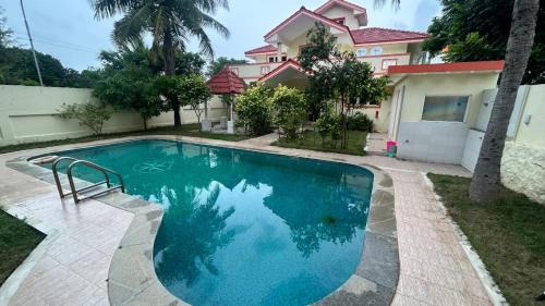 Sadras Villa | Royal Holiday Homes 4BHK premium Luxury Beach Villa, Uthandi