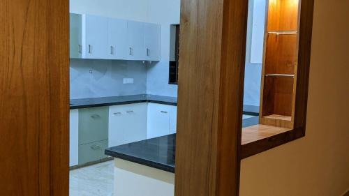 Kuravilangad House | Royal Home