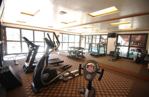Brian Head Apartment | Royal King Suite Pool-Spa Ski-in out Gym, Sauna, Laundry, BBQ