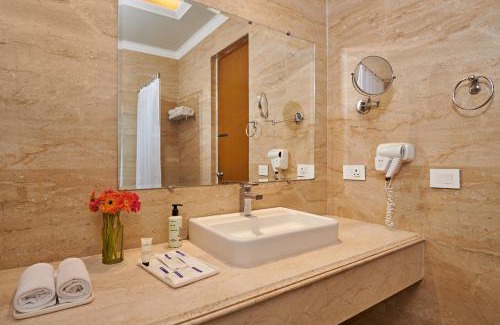Pilibhit Hotel | Royal Kingdom Sarovar Portico Pilibhit