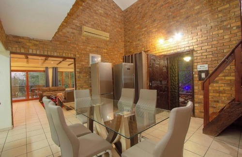 Marloth Park Apartment | Royal Marlothi Kruger Safari Lodge and Spa Deluxe Luxury Suite