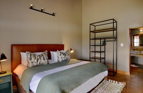 Vaalwater Cabin | Royal Morubisi River Lodge