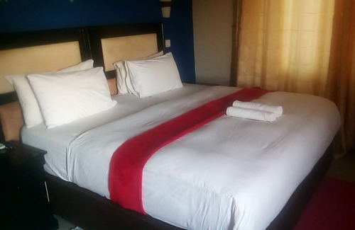 Livingstone Cabin | Royal Olympia Lodges and Safaris