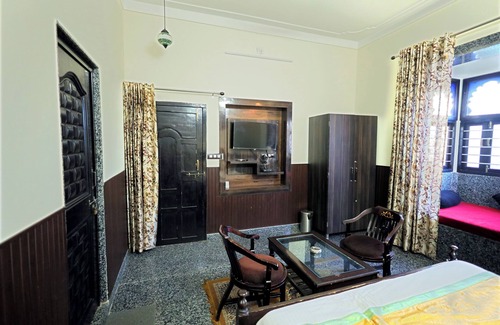 Udaipur District Villa | Royal Orchid By Ebony Stays– Luxury 4BHK Villa Stay in Udaipur with Private Pool