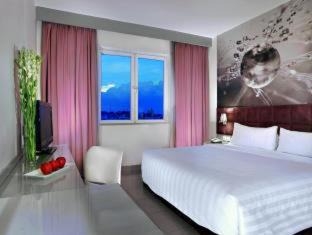 Jakarta Hotel | Royal Palm Hotel & Conference Center Cengkareng