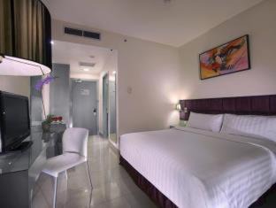Jakarta Hotel | Royal Palm Hotel & Conference Center Cengkareng