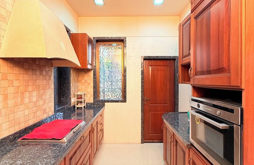 Aarey Colony Villa | Royal Palms 8BHK Luxury Spacez Villa Surrounded by Lush Green Gardens
