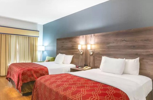 Stockbridge Hotel | Royal Palms INN