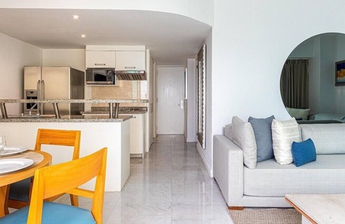 Marina Mazatlan Hotel | Royal Park Original 1BR Condo with Pool and Gym