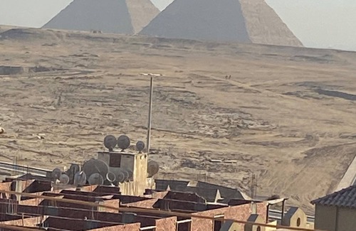 Al Haram Villa | Royal pyramid palace residence