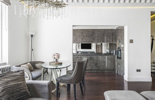 Queen's Gate Apartment | Royal Residence - Steps away from Hyde Park