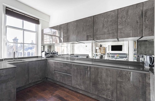 Queen's Gate Apartment | Royal Residence - Steps away from Hyde Park