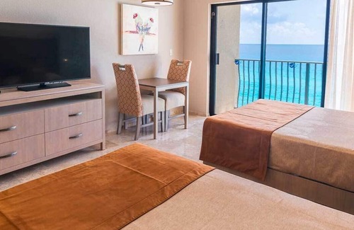 Zona Hotelera Resort | Royal Resorts - Two Bedroom Master Suite Beachfront