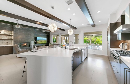 Indio House | Royale: Pickleball, Waterslide, Game RM