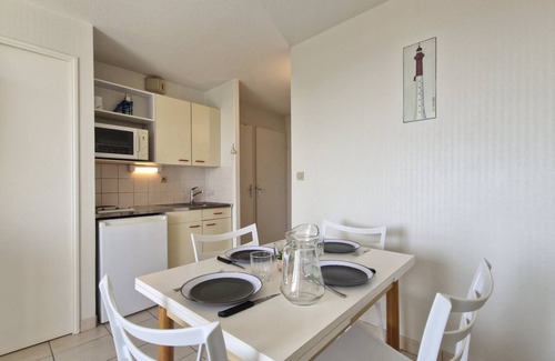 Pontaillac Apartment | Royan - APARTMENT with SEA VIEW - ONLY 300m from the BEACH and SHOPS