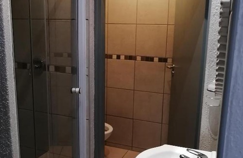 Nelspruit Hotel | Rozelee Rest