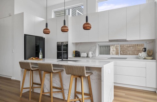 Rozelle House | Rozelle Retreat by the Bay Run