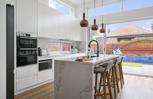 Rozelle House | Rozelle Retreat by the Bay Run