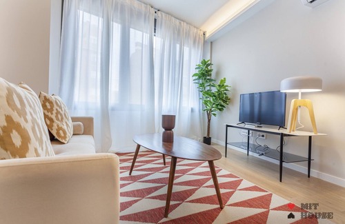 Ciudad Lineal Apartment | Rubik IV apartment in Madrid