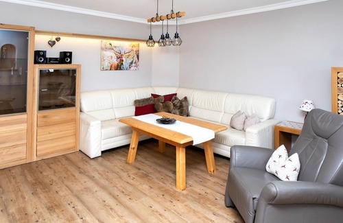 Kruen Apartment | "Rubin" apartment, 2 bedrooms, bathroom, toilet - Haller, guest house