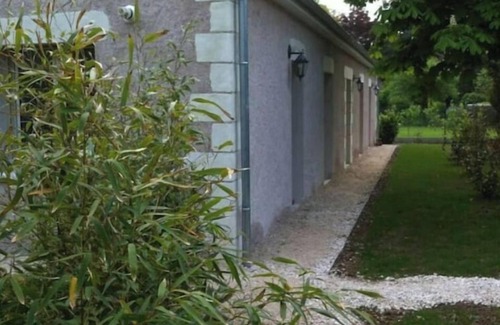 Amboise Cottage | "RUBIS COTTAGE"., CLOS SAINT DENIS COTTAGE.