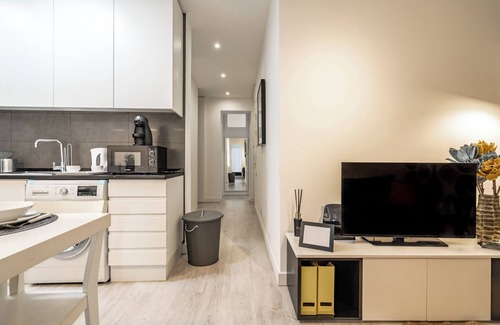 Falca Apartment | Ruby Grey Apartment, Campolide, Lisbon