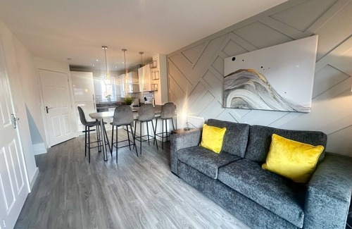 Hartlepool House | Ruby Place by Blue Skies Stays