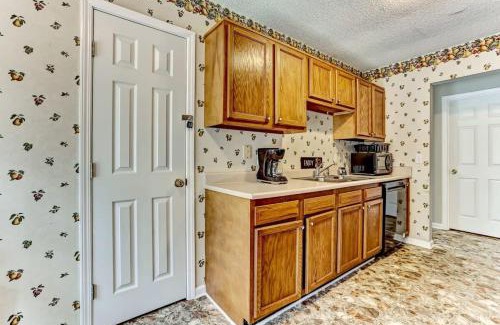 Savannah House | Ruby Red Reels- 15 Mins to Downtown