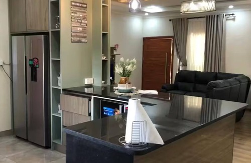 Lusaka House | Ruby's Haven w/Back up power supply