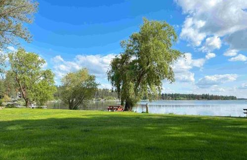Medical Lake Apartment | Ruby's Lakefront Lower Penthouse