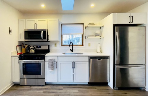 Harbert House | Ruby's Retreat - 3BR cottage in Sawyer near Warren Dunes