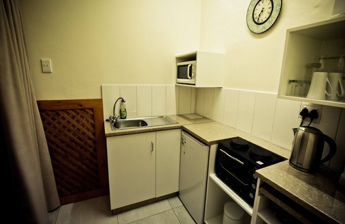 Berea Bed & Breakfast | Ruchlaw Clivia Bedroom Unit