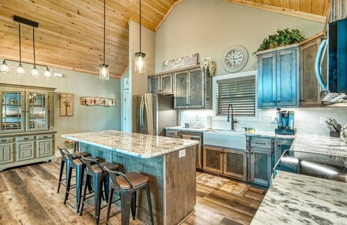 Hayesville House | Rudge's Retreat, AMAZING views! 3 bedroom house in Hayesville with Starlink WiFi