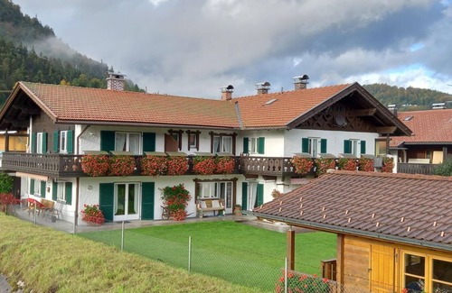 Wallgau Apartment | Rudis Bergblick, vacation apartment - "Rudis Bergblick, apartment, shower, WC, 1