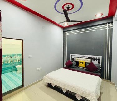 Faizabad House | Rudra Prabha Guest House front of Ram Mandir VIP gate number 11 Ayodhya dham railway station 200 metre