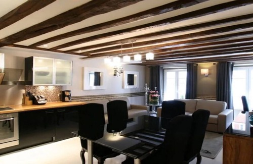 Quartier du Gros-Caillou Apartment | RUE MALAR 7EME- A LUXURY HOME WITH A BEAUTIFUL FRENCH DECOR NEXT TO THE SEINE