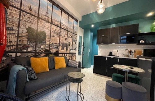 11th Arrondissement Apartment | Rue Pétion, Métro VOLTAIRE, with Air Conditioning